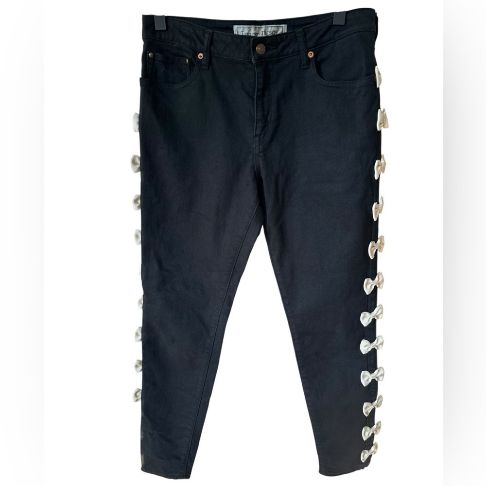 Tu es mon TRESOR Stylish Black Jeans with ribbon Side Detailing size 3 short